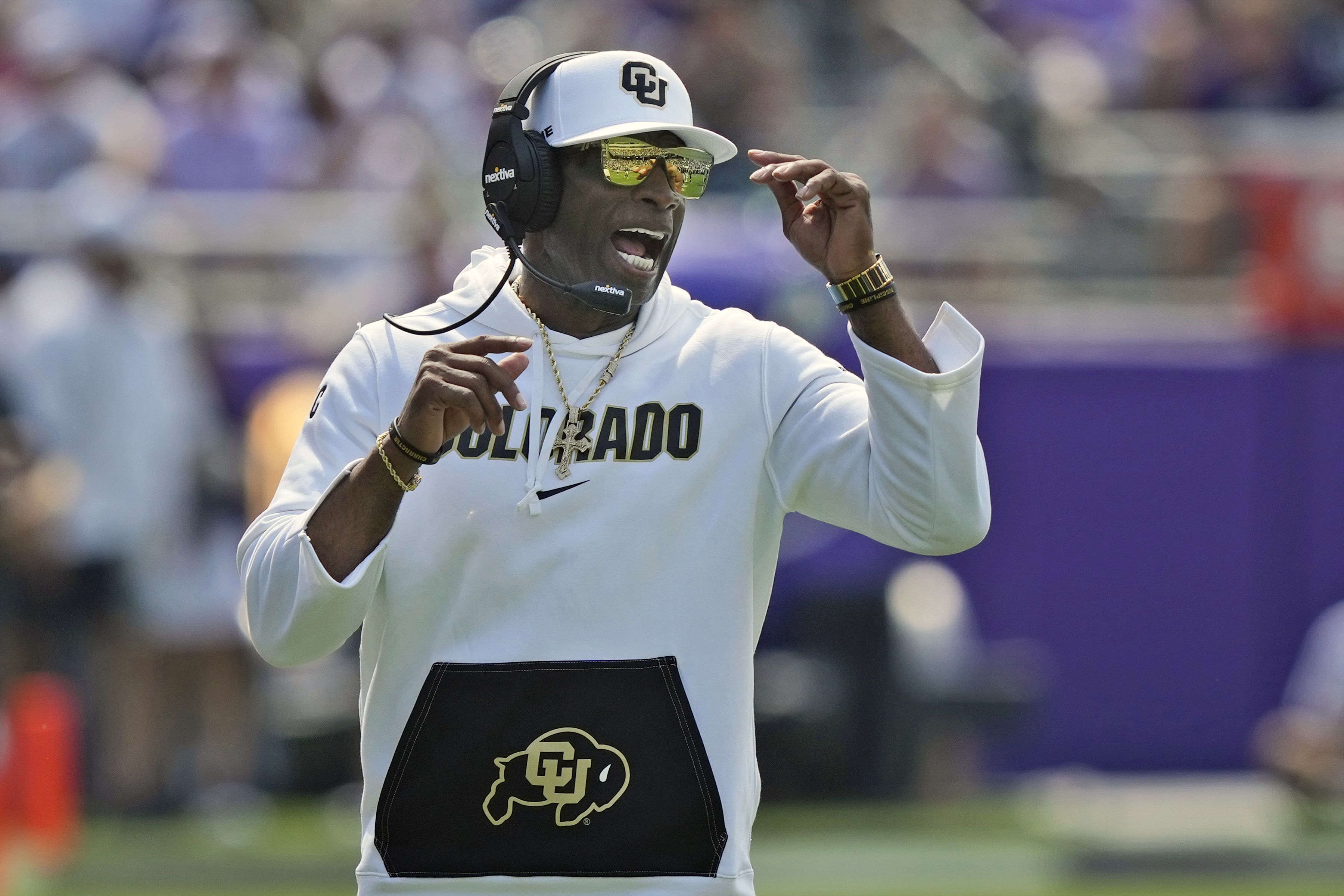 Here's what NFL players' hats on the sidelines will look like this season