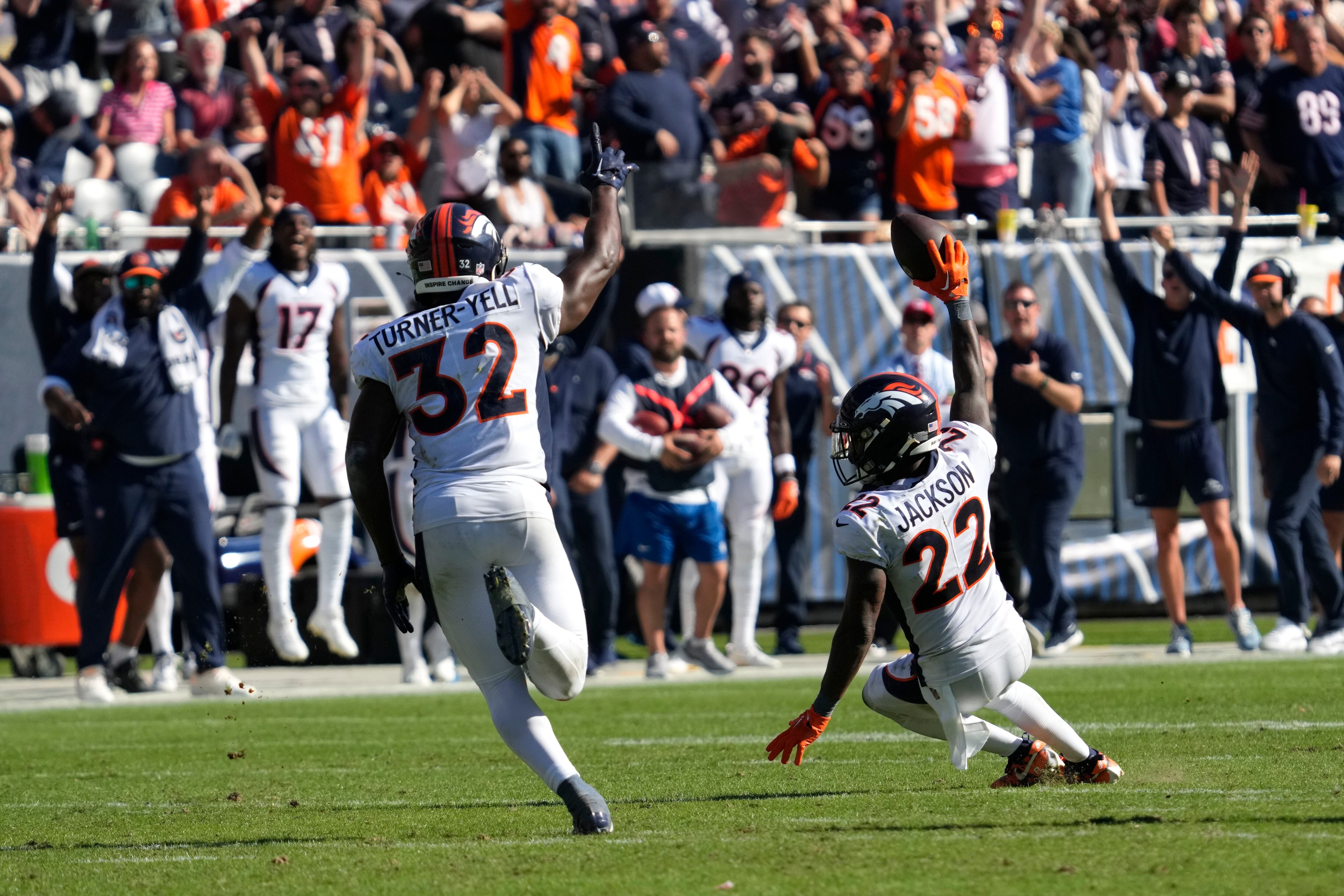 ESPN impressed by Russell Wilson throws 3 TDs to help Broncos comeback to  beat Bears 31-28 in Week 4 