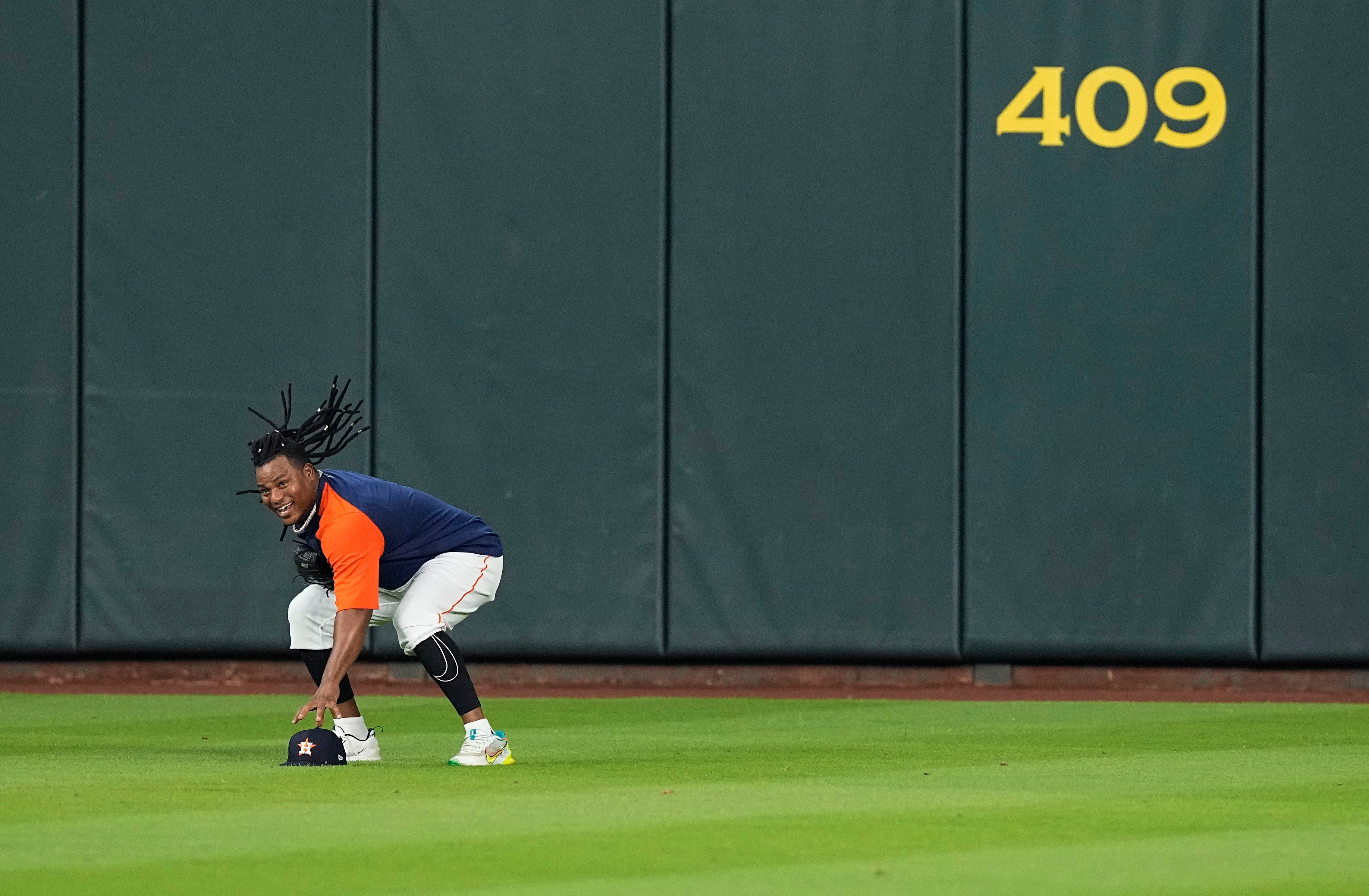 La Pina: Where did Yuli Gurriel get that hair?