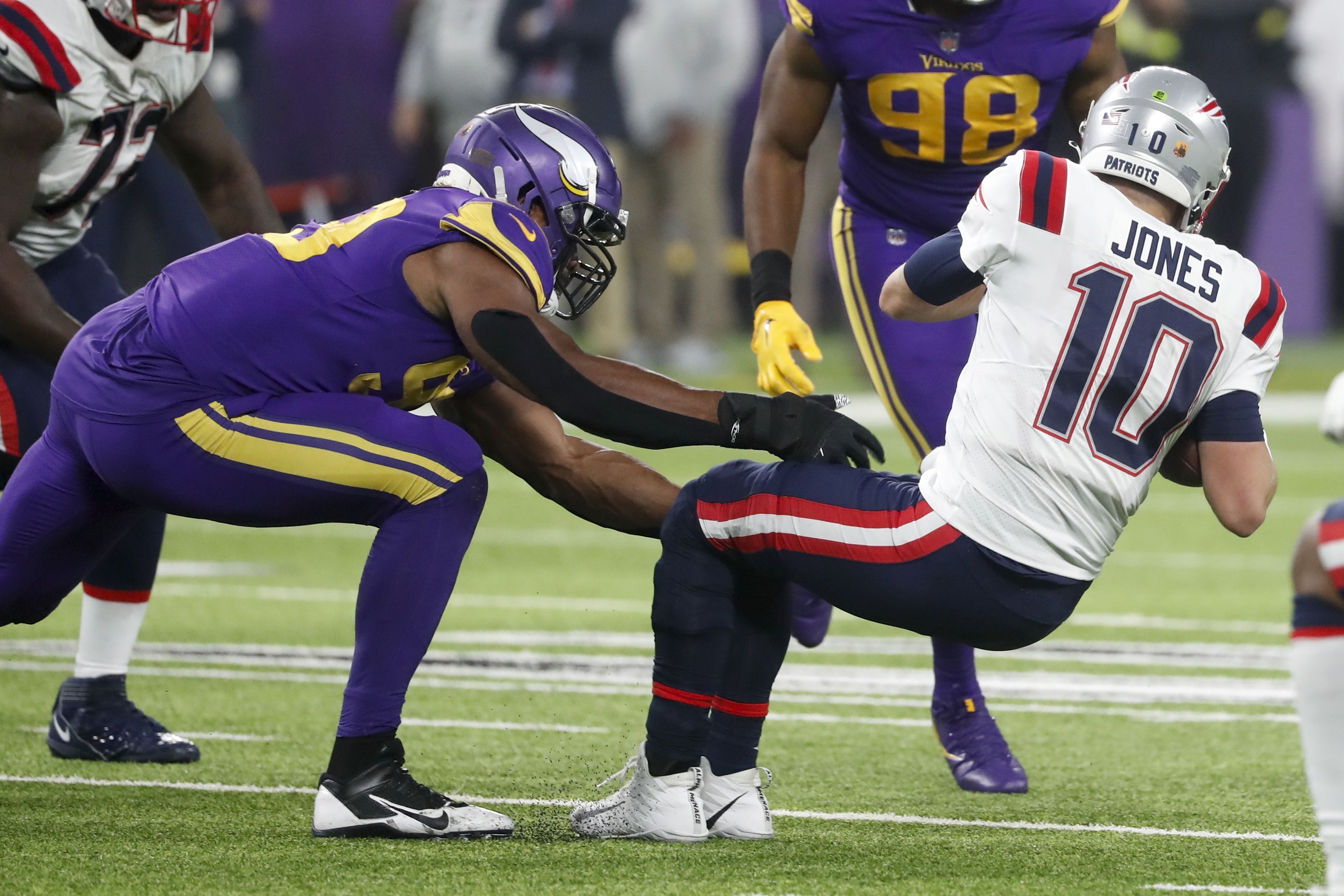 Minnesota Vikings defeat New England Patriots in Thanksgiving Day game