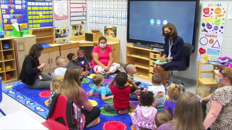 First Lady Pamela Northam visits Pulaski Elementary to spotlight early education