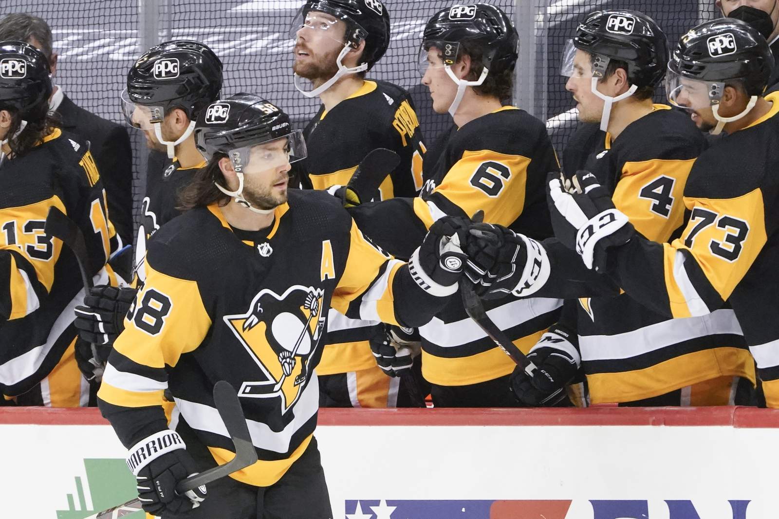 DeSmith stops 31 shots as Pens power past Flyers, 5-1, Sports