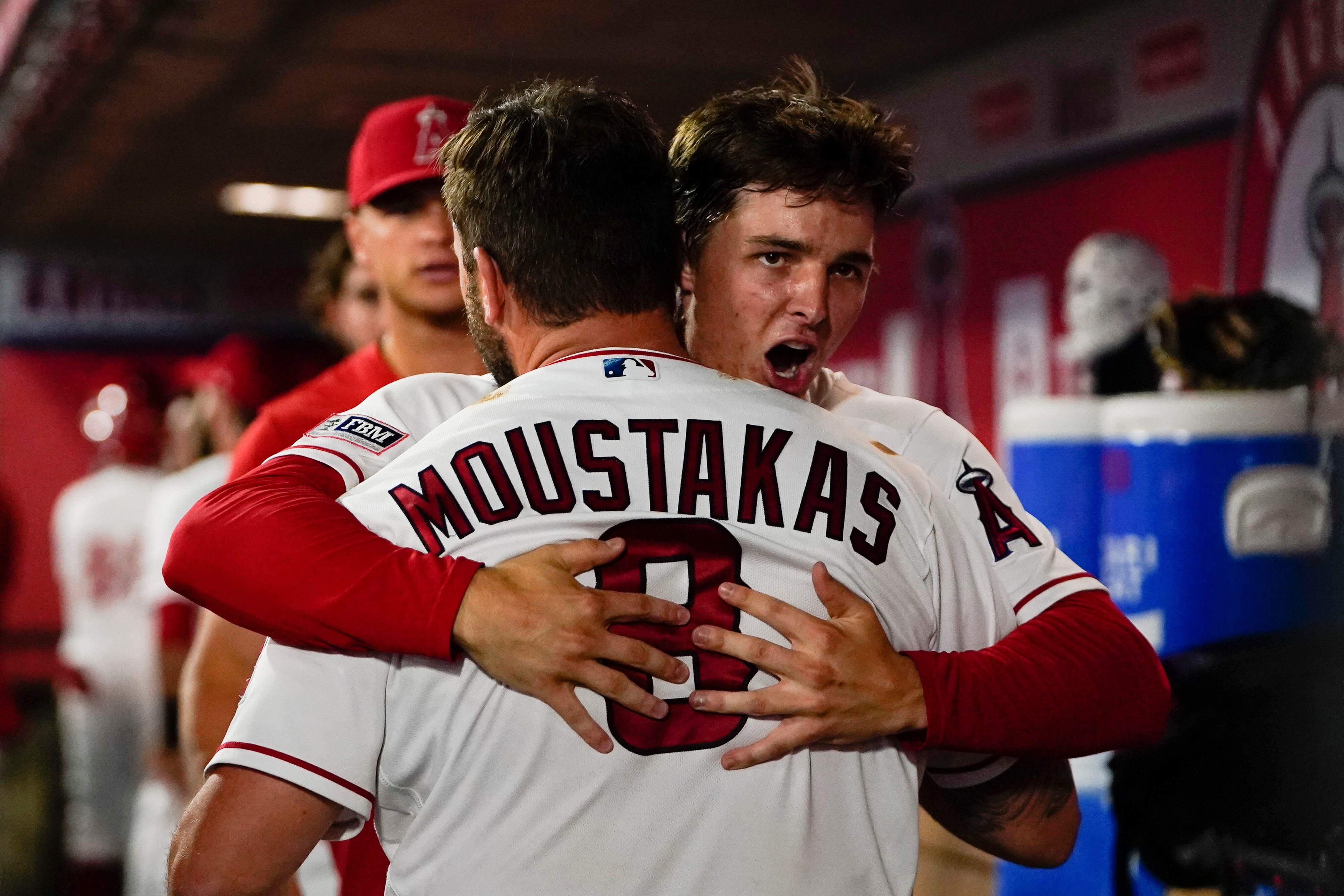 Shohei Ohtani homers in 9th inning, Angels win in 10th on Astros error