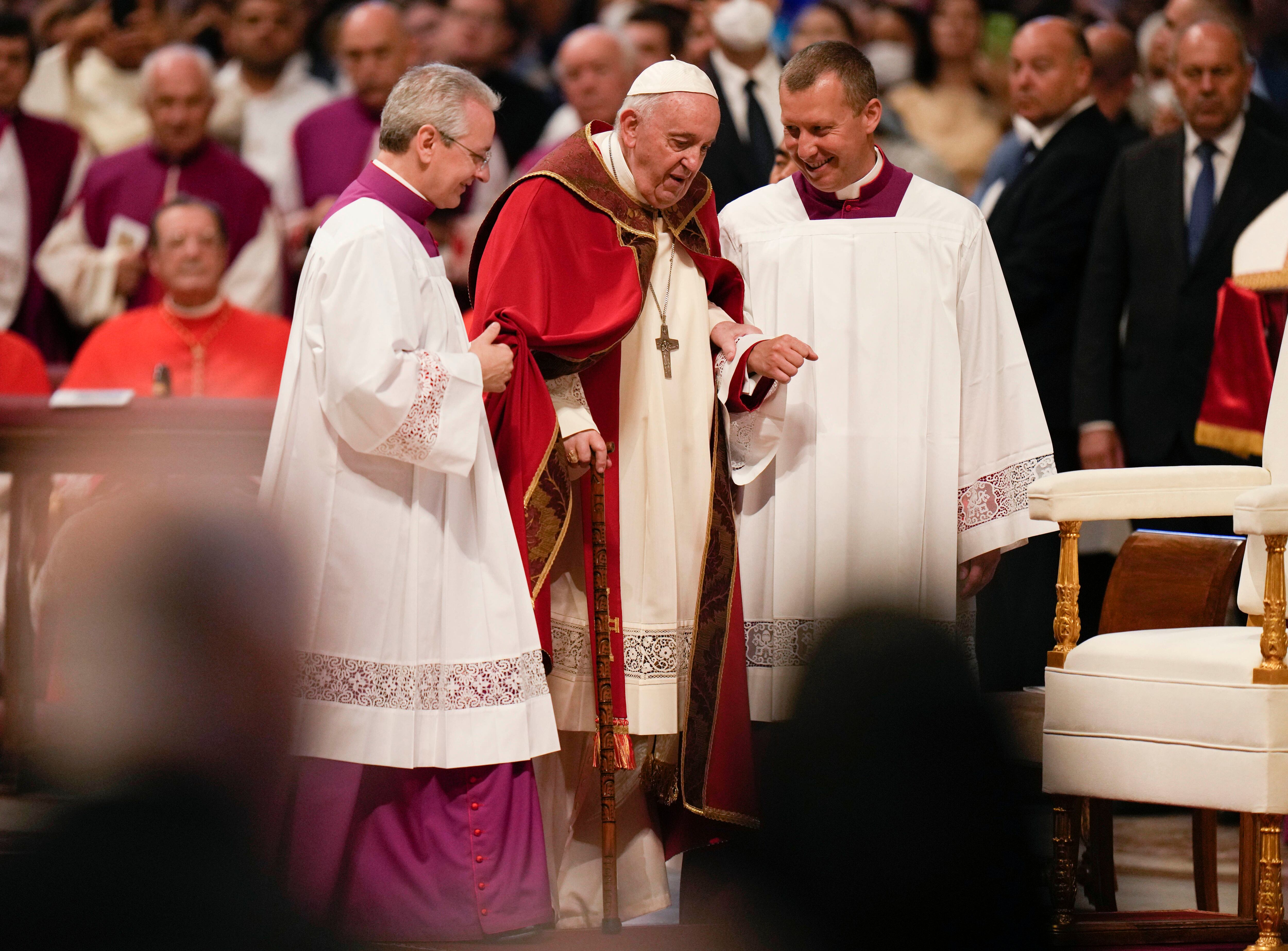 Pope intervenes again to restrict celebration of Latin Mass