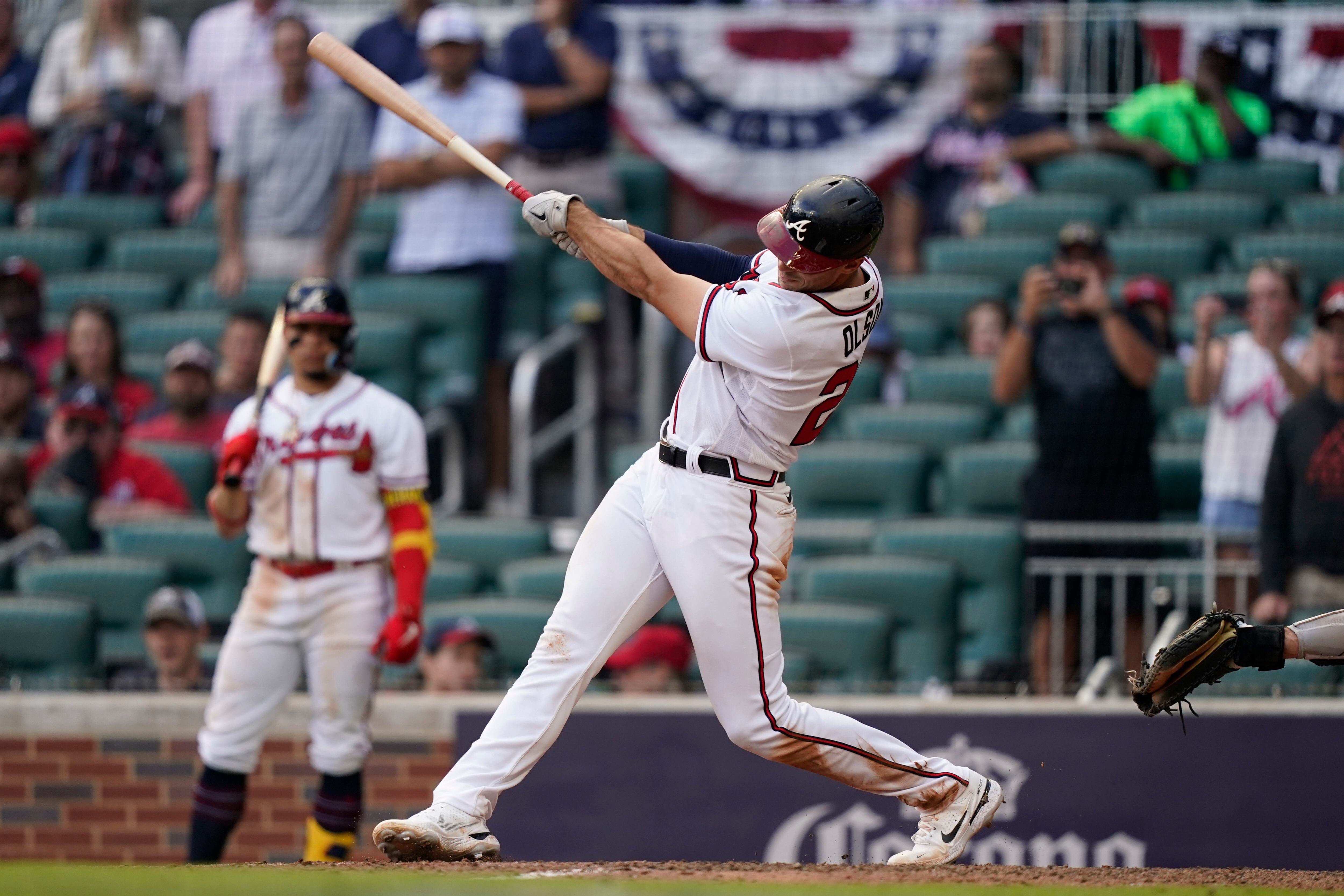 Castellanos' bat, glove help Phillies top Braves 7-6 in NLDS